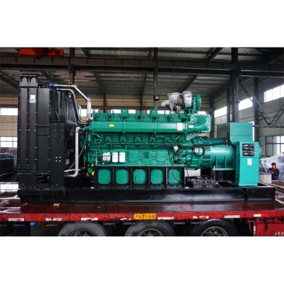 1000KW玉柴柴油發(fā)電機組-玉柴12缸柴油機YC12VTD1680-D30,柴油發(fā)電機組缸徑/行程：152/180mm,柴油發(fā)電機組水冷發(fā)動(dòng)機功率990KW,柴油發(fā)電機組配套馬拉松斯坦福發(fā)電機。廠(chǎng)價(jià)直銷(xiāo)歡迎選購：13773399855。
