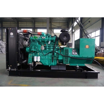 120KW玉柴柴油發(fā)電機組-玉柴6缸柴油機YCD6Q33H6-205,柴油發(fā)電機組缸徑/行程：108/135mm,柴油發(fā)電機組水冷發(fā)動(dòng)機功率153KW,柴油發(fā)電機組配套馬拉松斯坦福發(fā)電機。廠(chǎng)價(jià)直銷(xiāo)歡迎選購：13773399855。