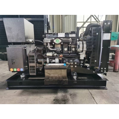 15kw上柴股份柴油發(fā)電機組-上柴動(dòng)力4缸柴油機4Z2.3-G11柴油發(fā)電機組,缸徑/行程：85/100mm,柴油發(fā)電機組水冷發(fā)動(dòng)機功率18KW,柴油發(fā)電機組配套馬拉松斯坦福發(fā)電機。廠(chǎng)價(jià)直銷(xiāo)歡迎選購：13773399855。